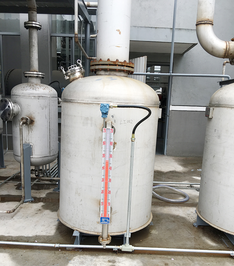 無錫某設備廠磁翻闆液位計的應用現場